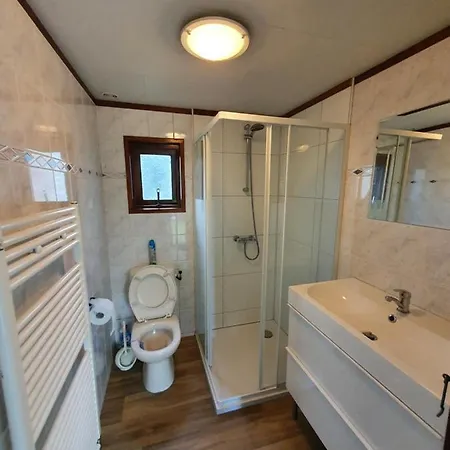 Vakantie Chalet 'Eekhoorn' - Bospark Op De Veluwe בקתה